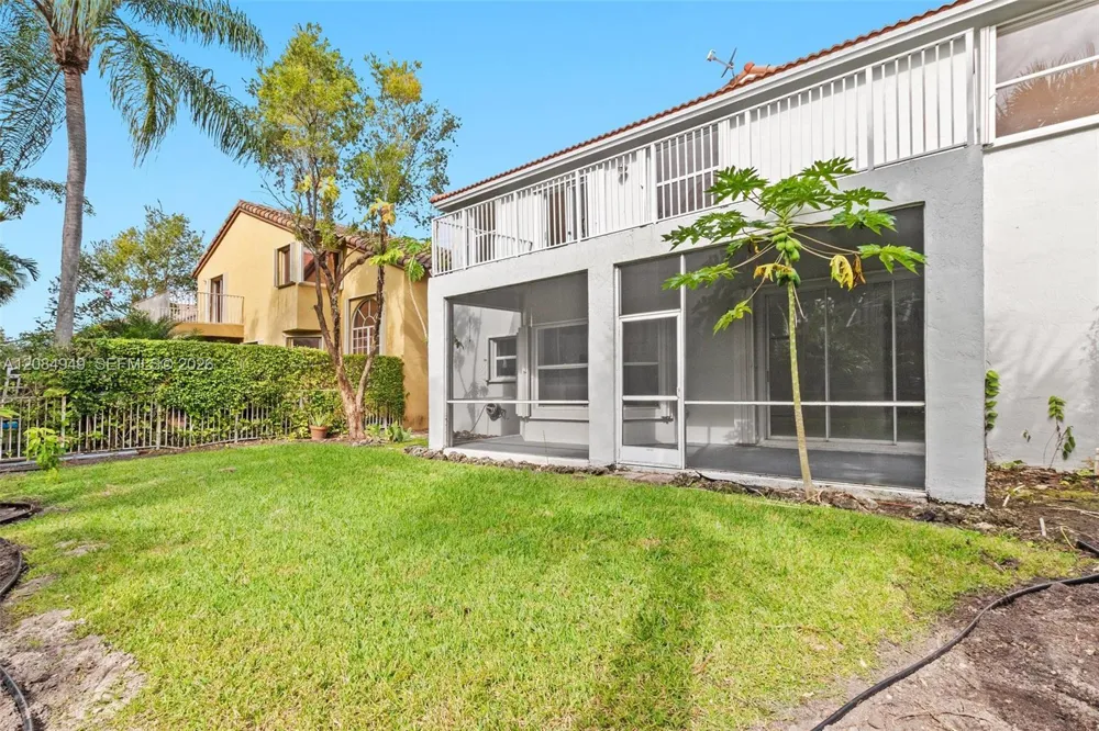 15842 SW 14th St Pembroke Pines, FL 33027