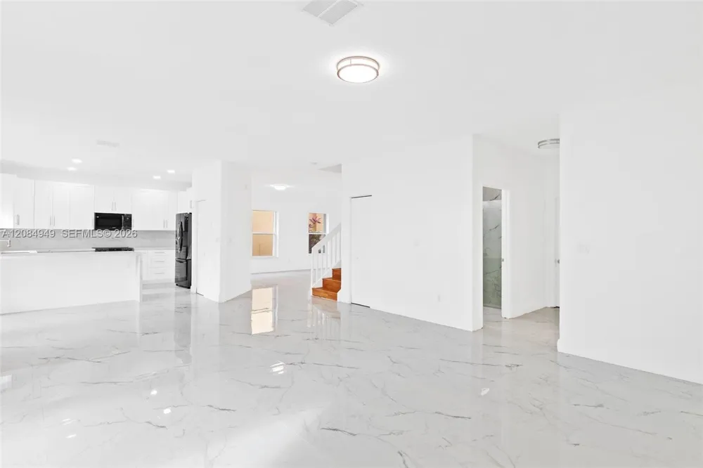 15842 SW 14th St Pembroke Pines, FL 33027