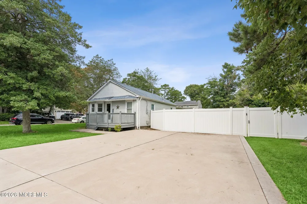 1404 Earie Way Forked River, NJ 08731