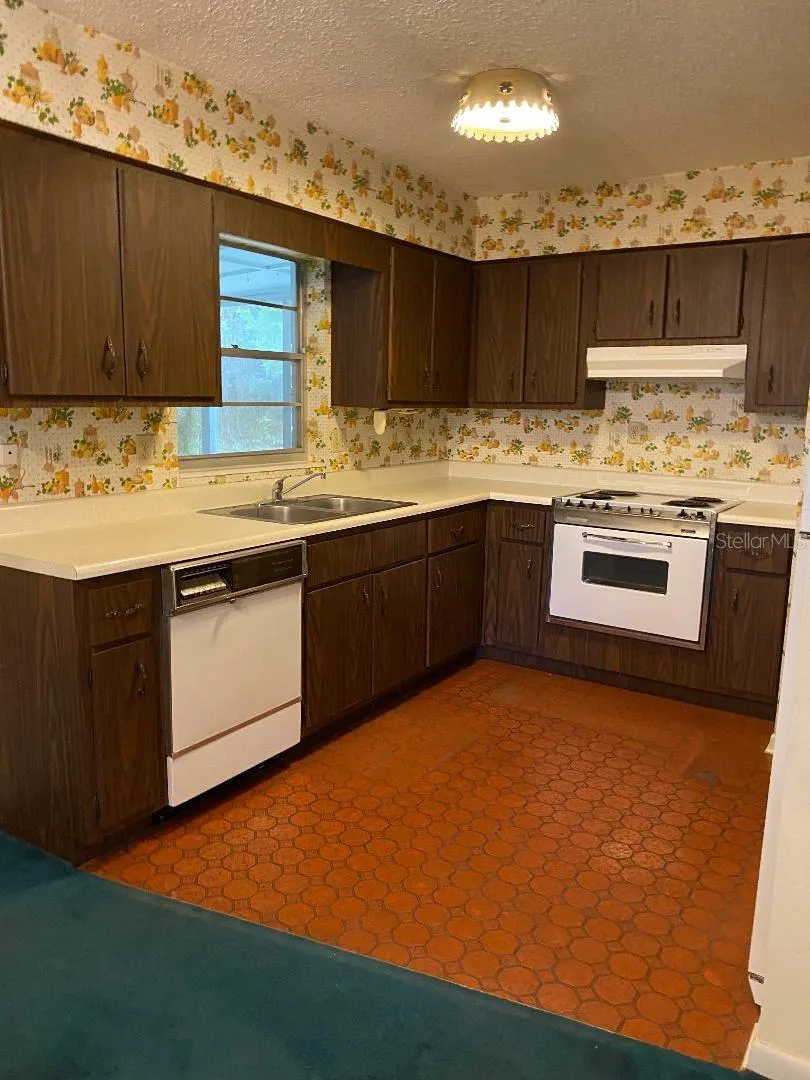 4001 NW 48TH PLACE Gainesville, FL 32606