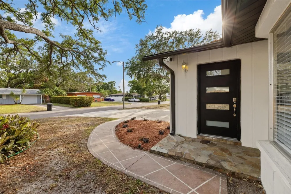 2461 69TH AVENUE S St Petersburg, FL 33712