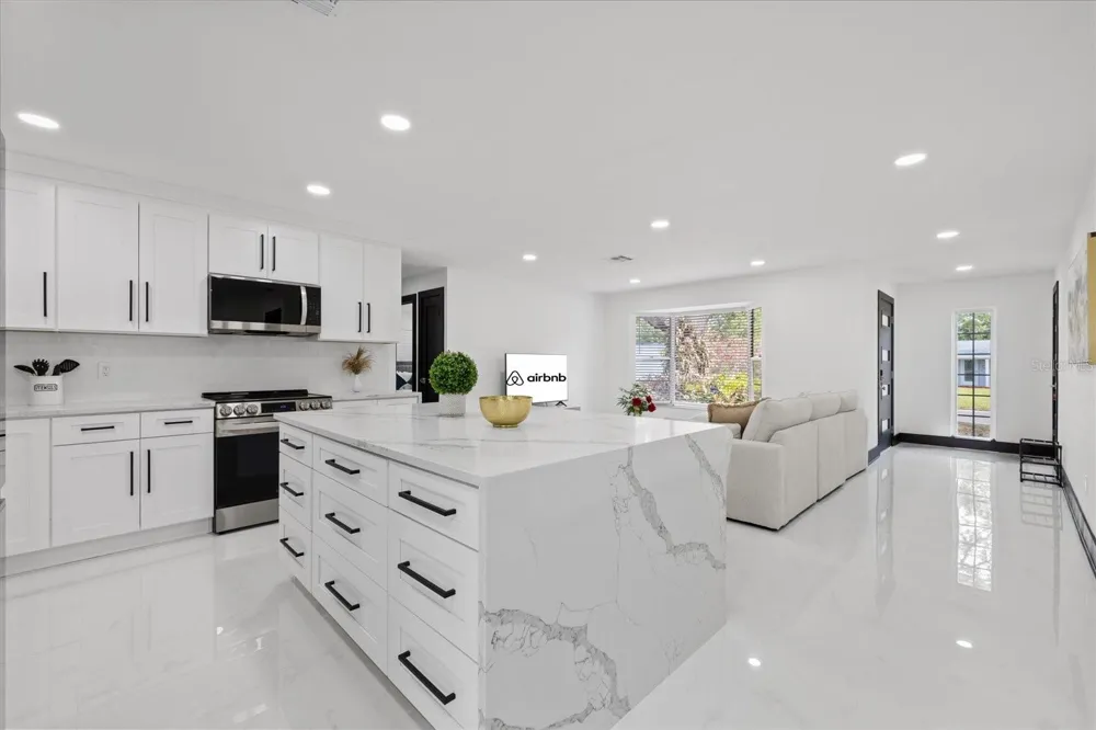 2461 69TH AVENUE S St Petersburg, FL 33712