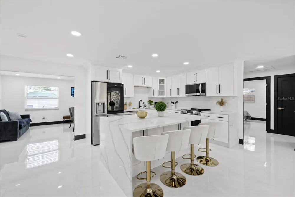 2461 69TH AVENUE S St Petersburg, FL 33712