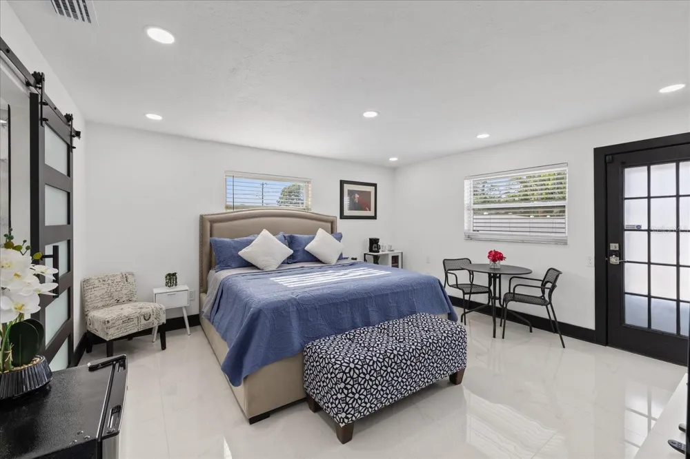 2461 69TH AVENUE S St Petersburg, FL 33712