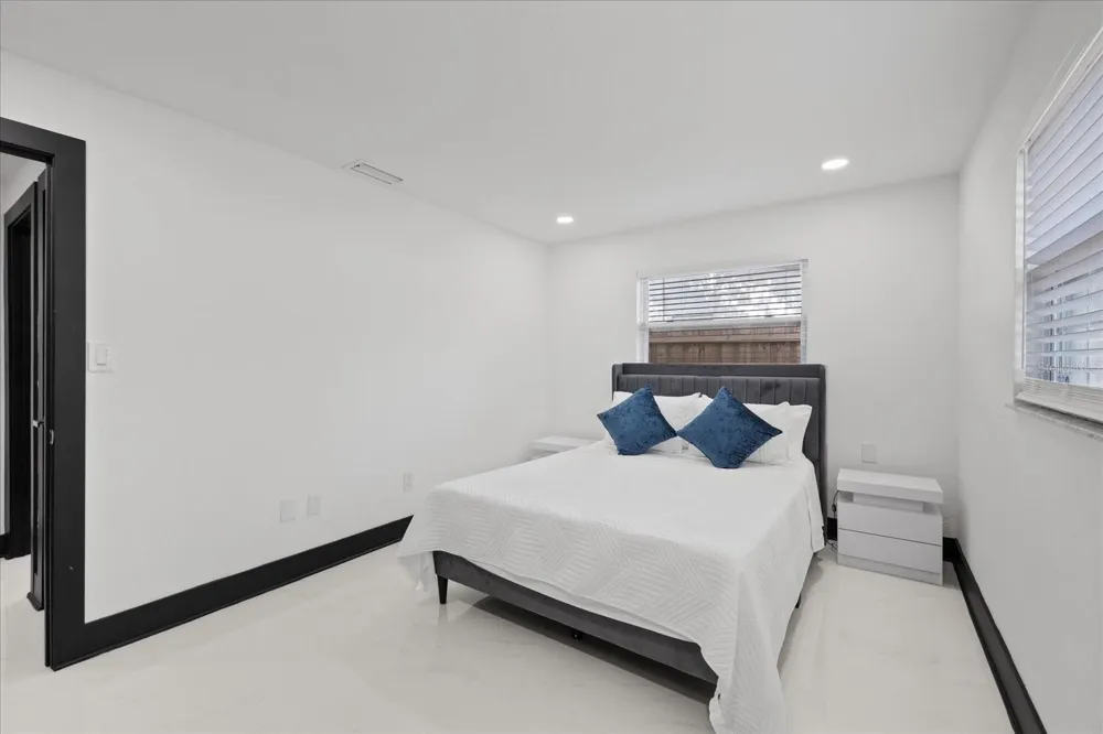 2461 69TH AVENUE S St Petersburg, FL 33712