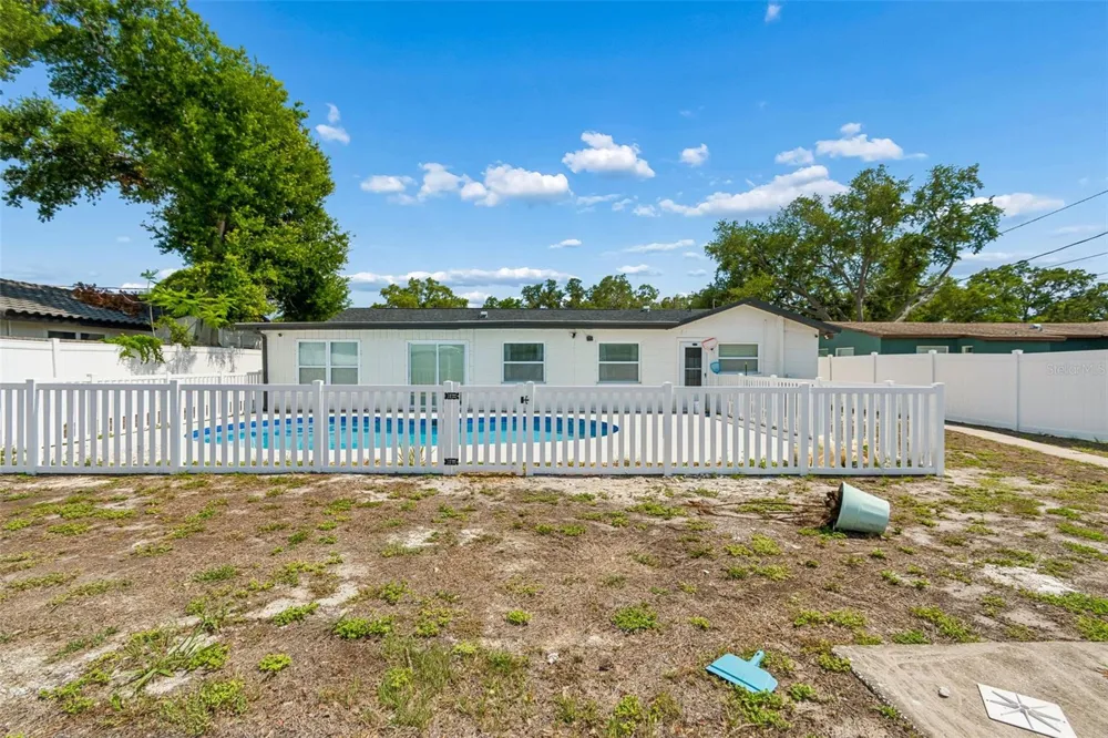 2461 69TH AVENUE S St Petersburg, FL 33712