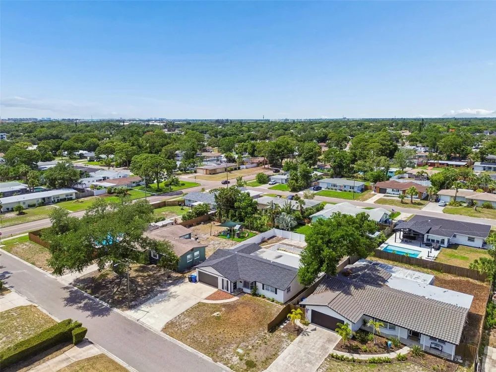 2461 69TH AVENUE S St Petersburg, FL 33712