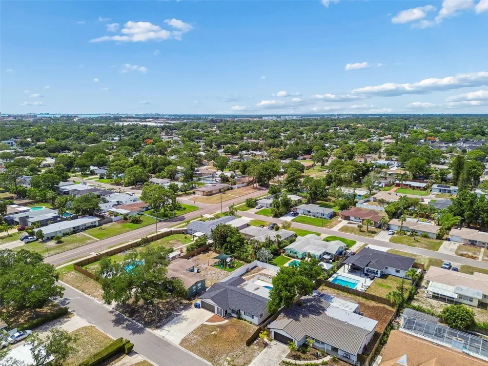 2461 69TH AVENUE S St Petersburg, FL 33712