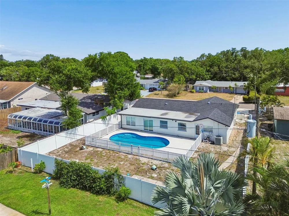 2461 69TH AVENUE S St Petersburg, FL 33712