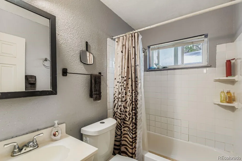 9211 Harris Street Thornton, CO 80229