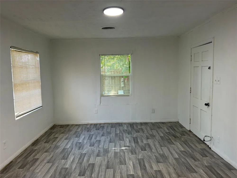 1302 Thomas Avenue Pasadena, TX 77506