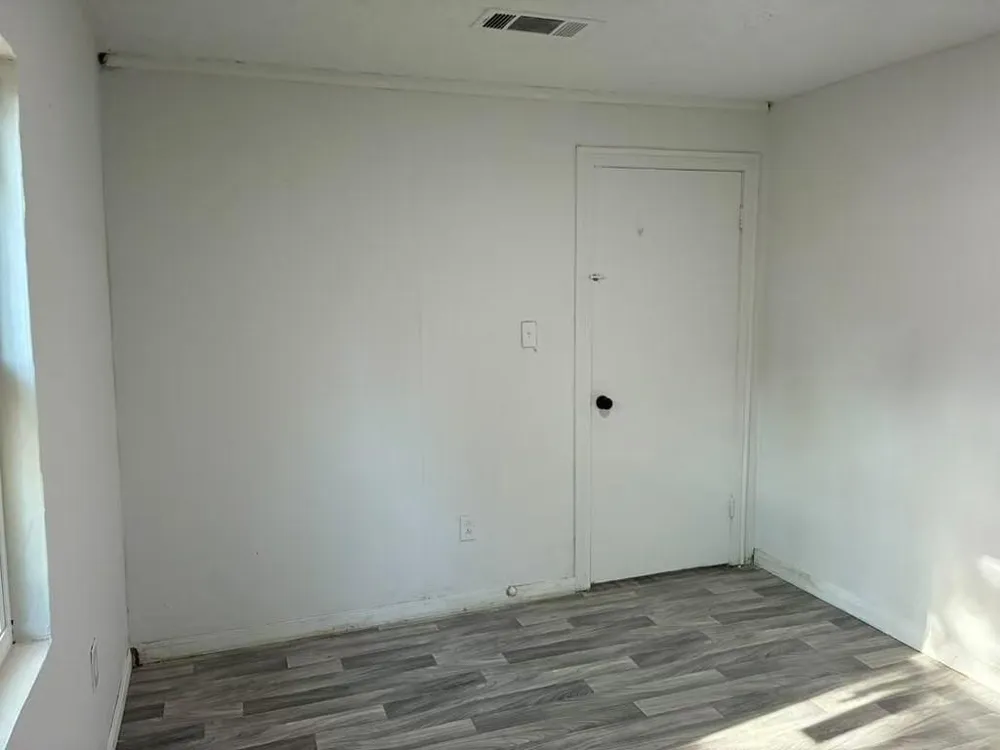 1302 Thomas Avenue Pasadena, TX 77506