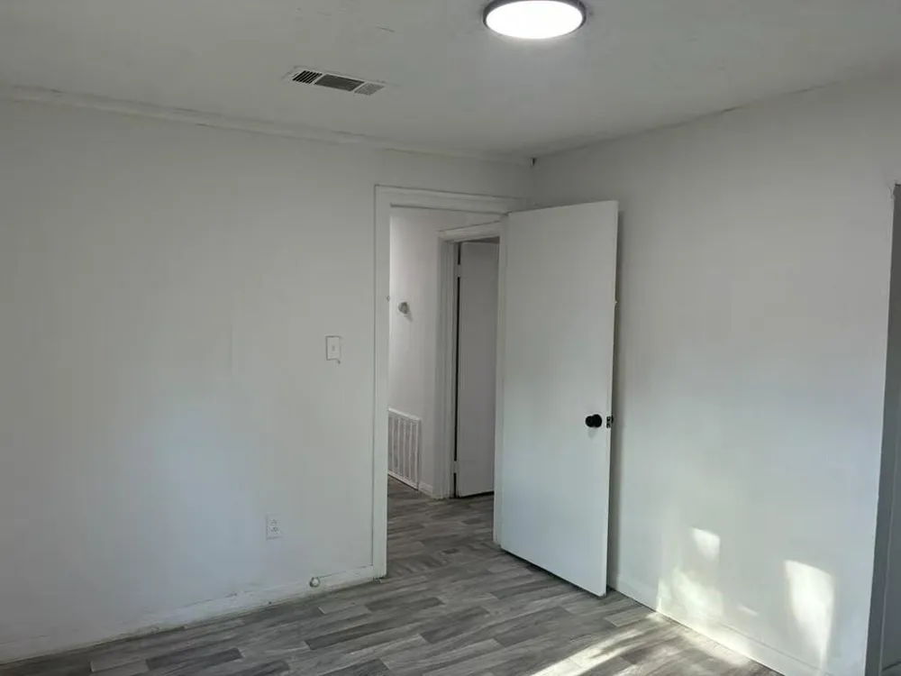 1302 Thomas Avenue Pasadena, TX 77506