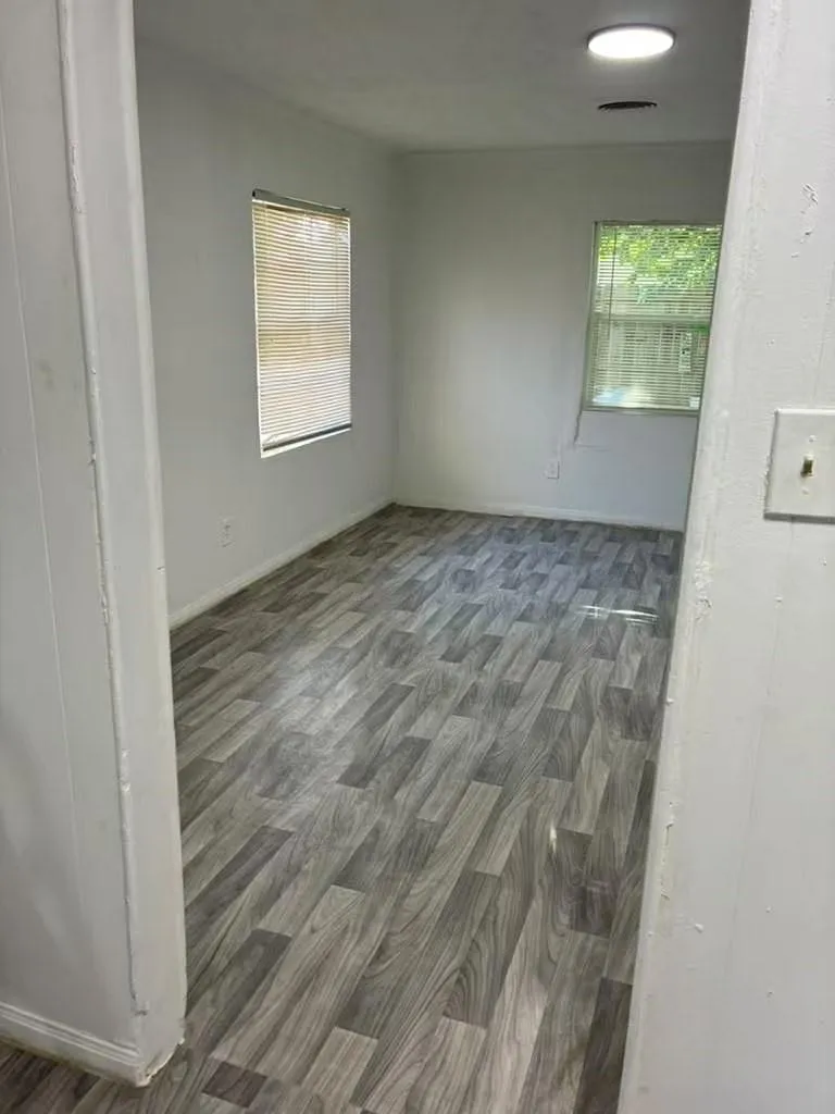 1302 Thomas Avenue Pasadena, TX 77506
