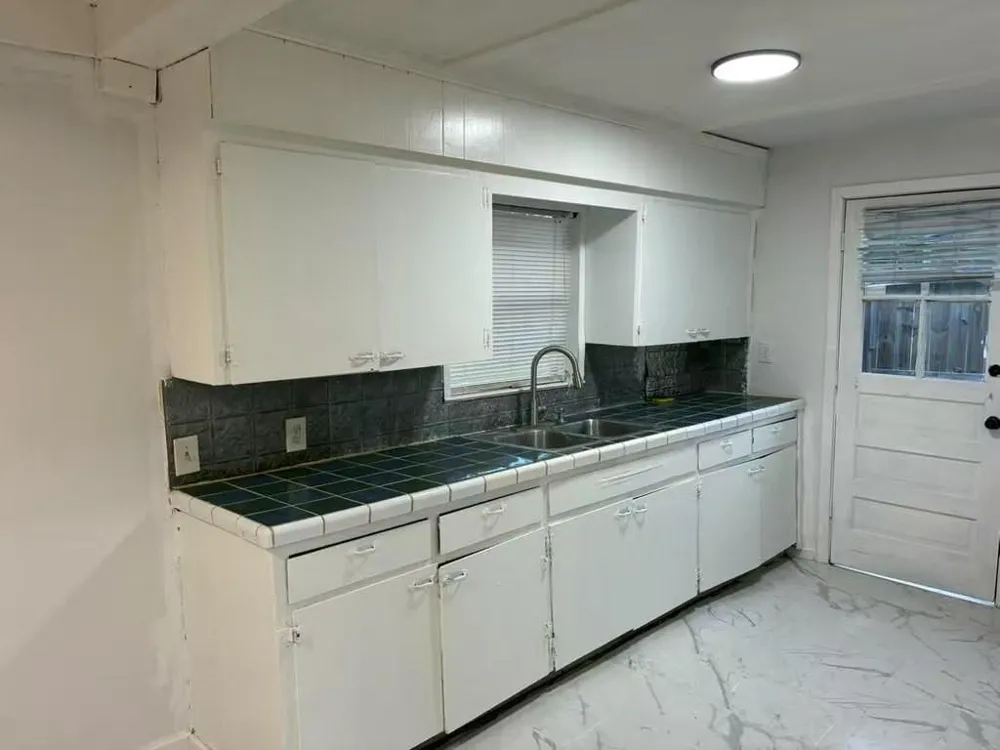1302 Thomas Avenue Pasadena, TX 77506