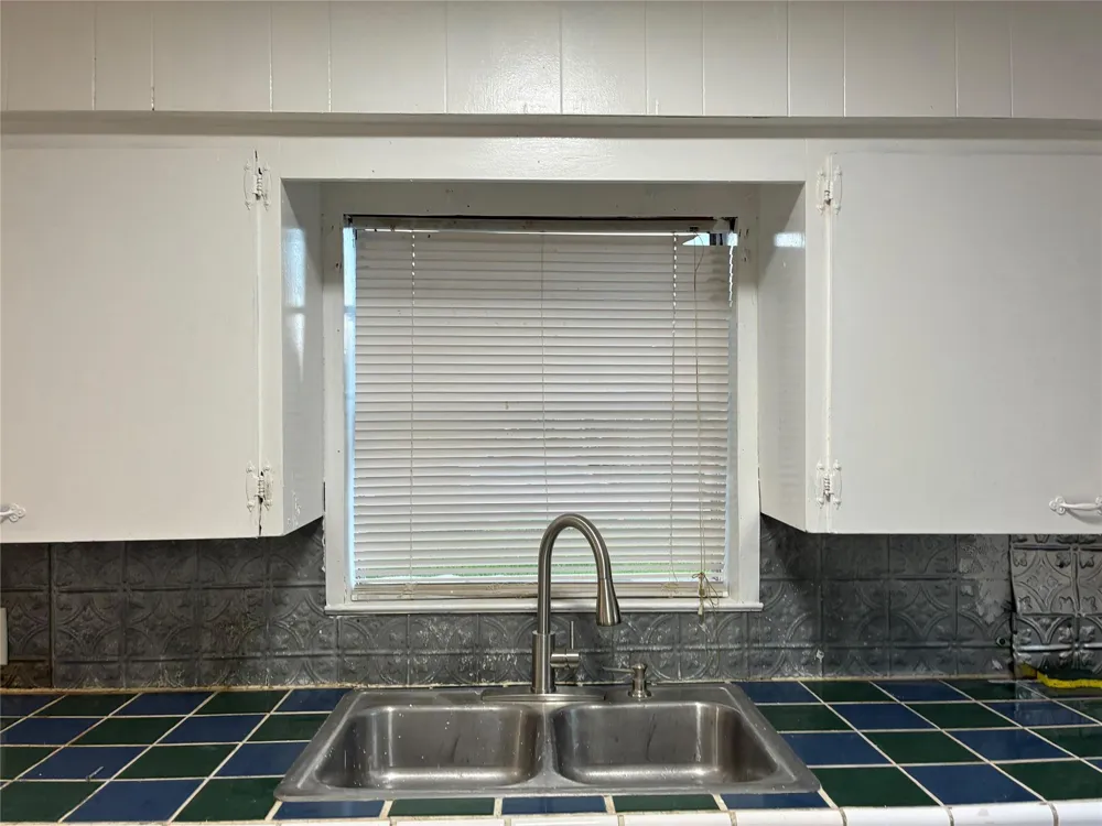 1302 Thomas Avenue Pasadena, TX 77506