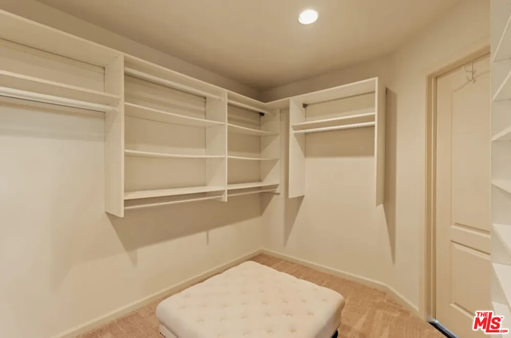 23216 Park Corniche Calabasas, CA 91302