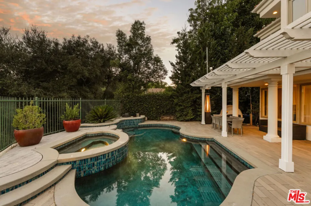 23216 Park Corniche Calabasas, CA 91302