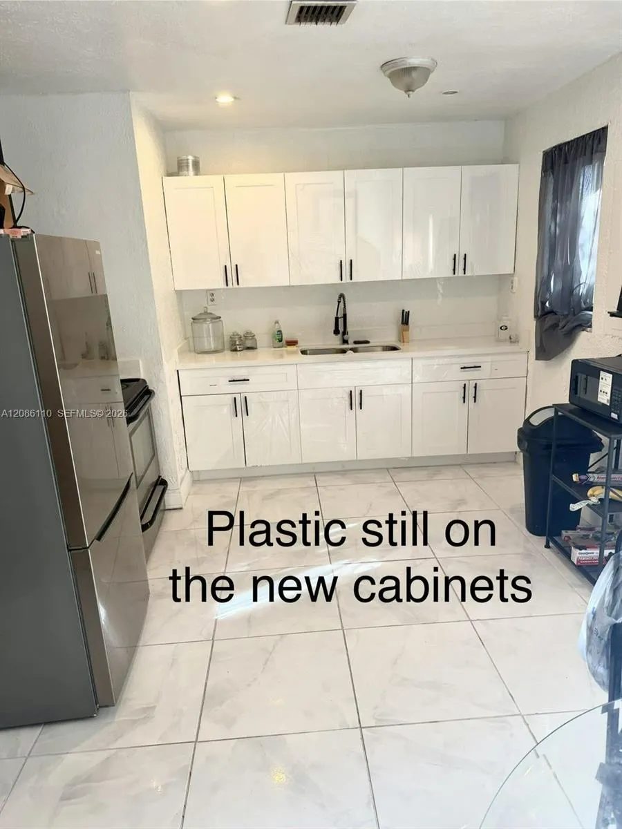 3350 NW 171 ter Miami Gardens, FL 33056