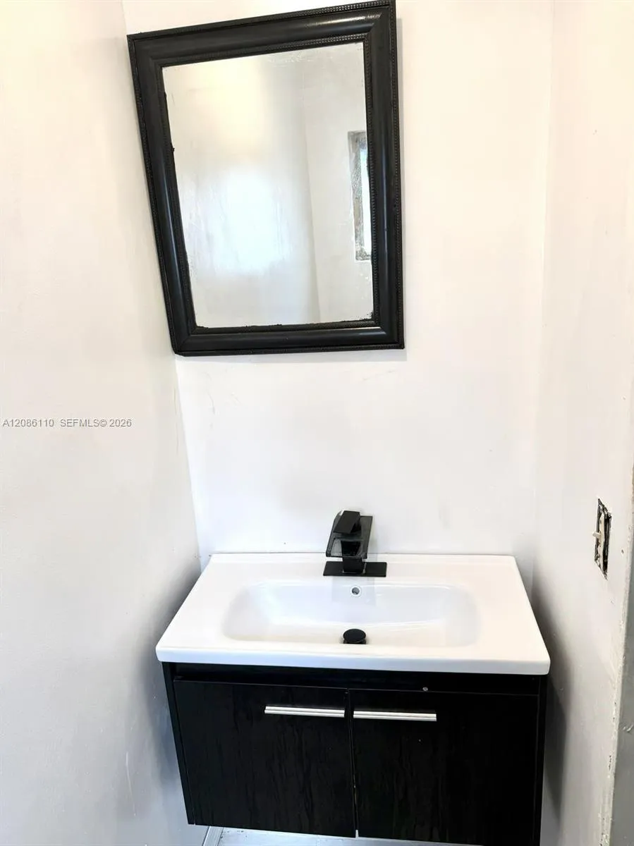 3350 NW 171 ter Miami Gardens, FL 33056