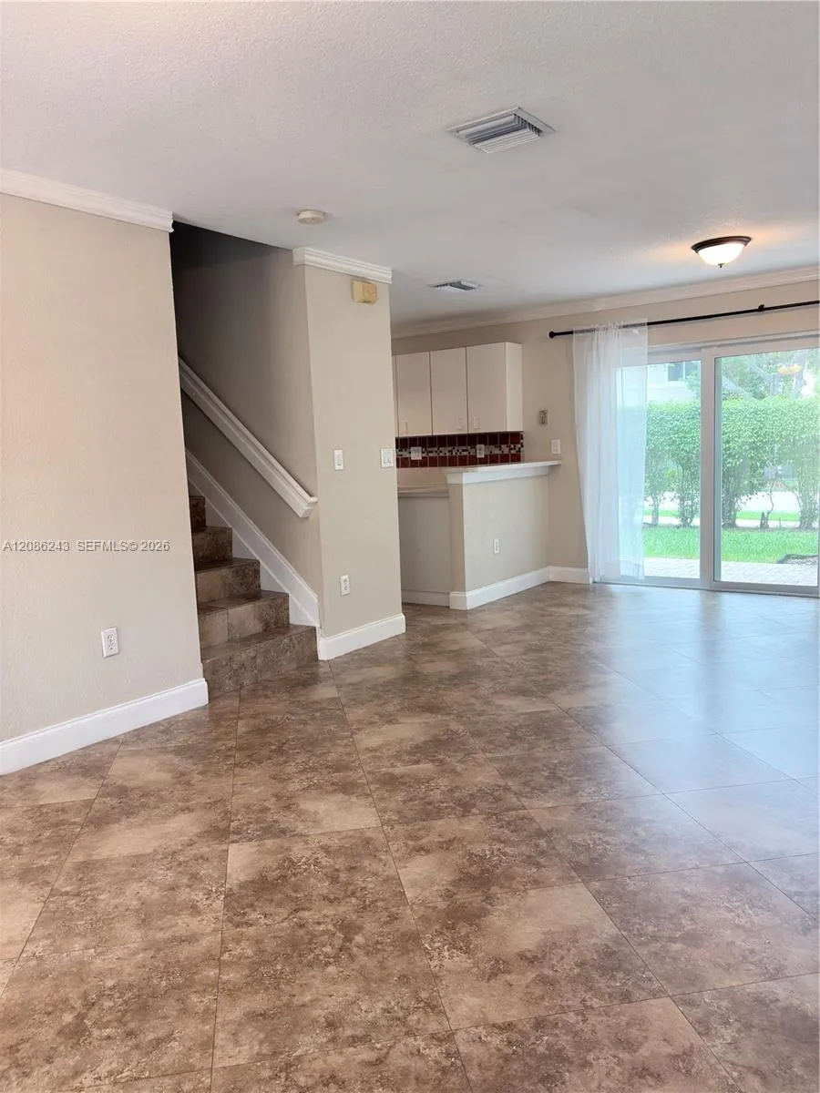 2297 NW 171st Ter Pembroke Pines, FL 33028