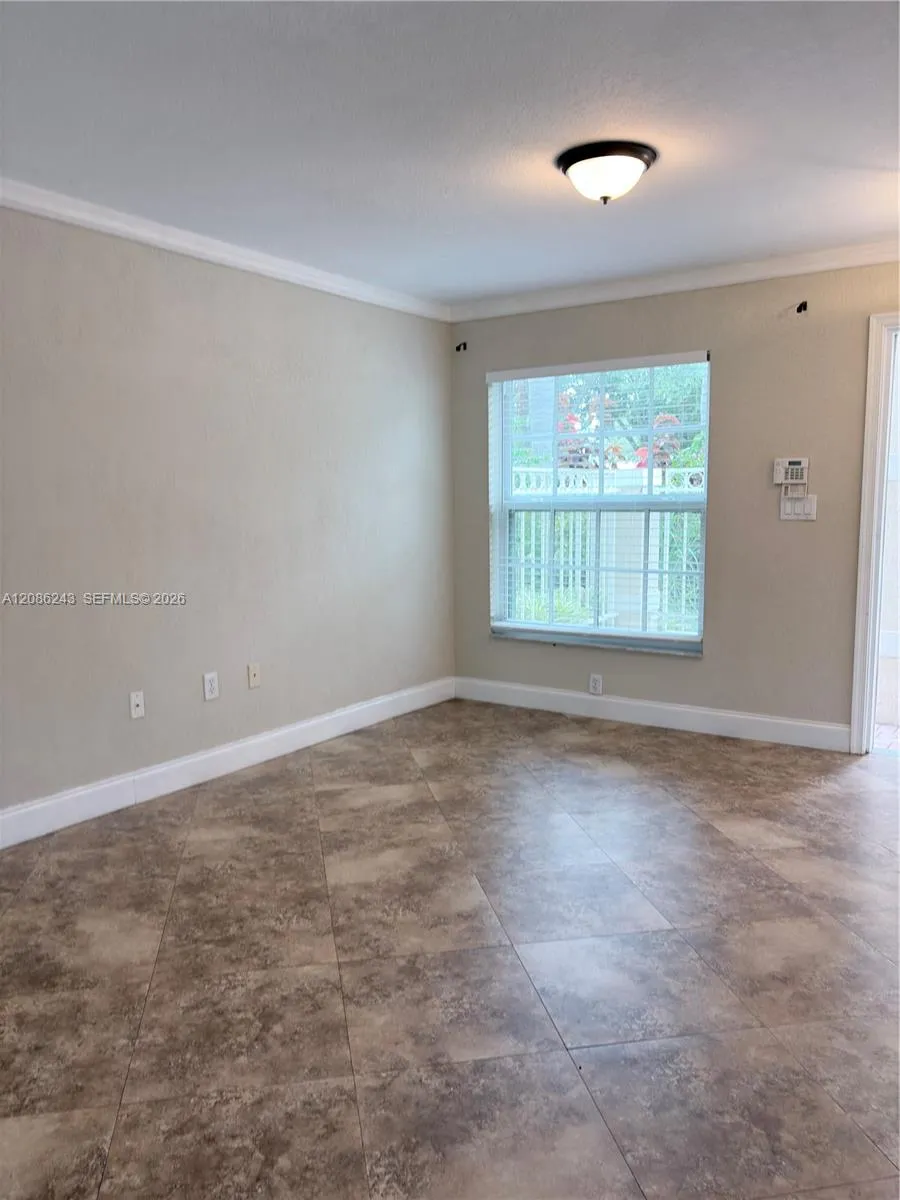 2297 NW 171st Ter Pembroke Pines, FL 33028