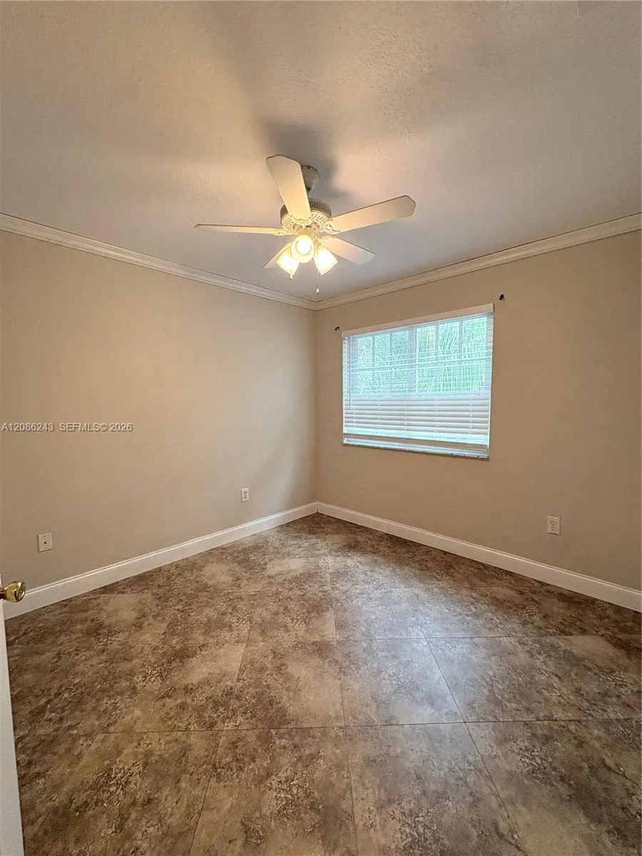 2297 NW 171st Ter Pembroke Pines, FL 33028