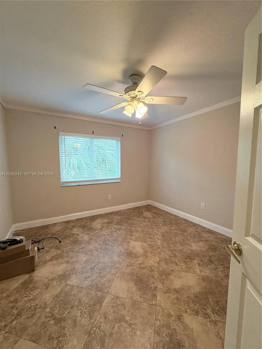 2297 NW 171st Ter Pembroke Pines, FL 33028