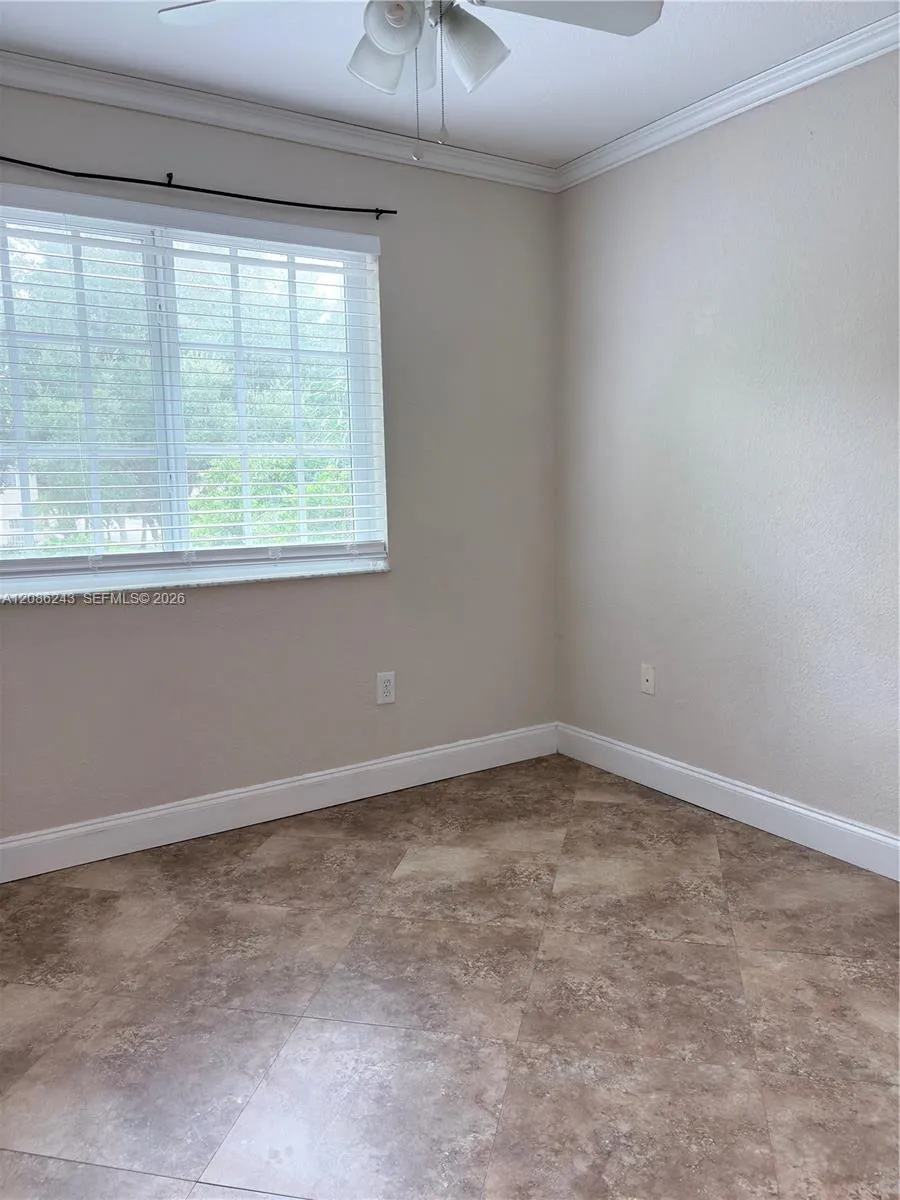 2297 NW 171st Ter Pembroke Pines, FL 33028