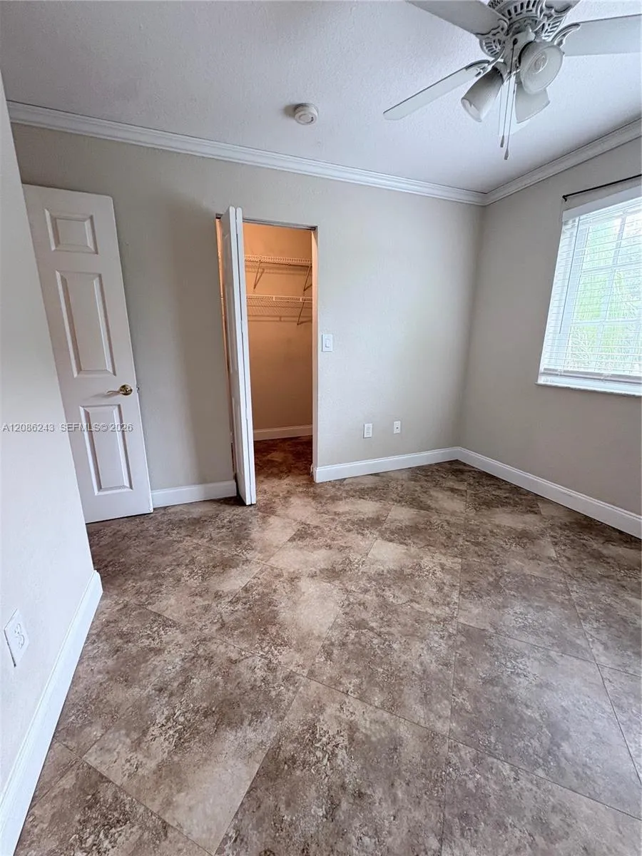 2297 NW 171st Ter Pembroke Pines, FL 33028