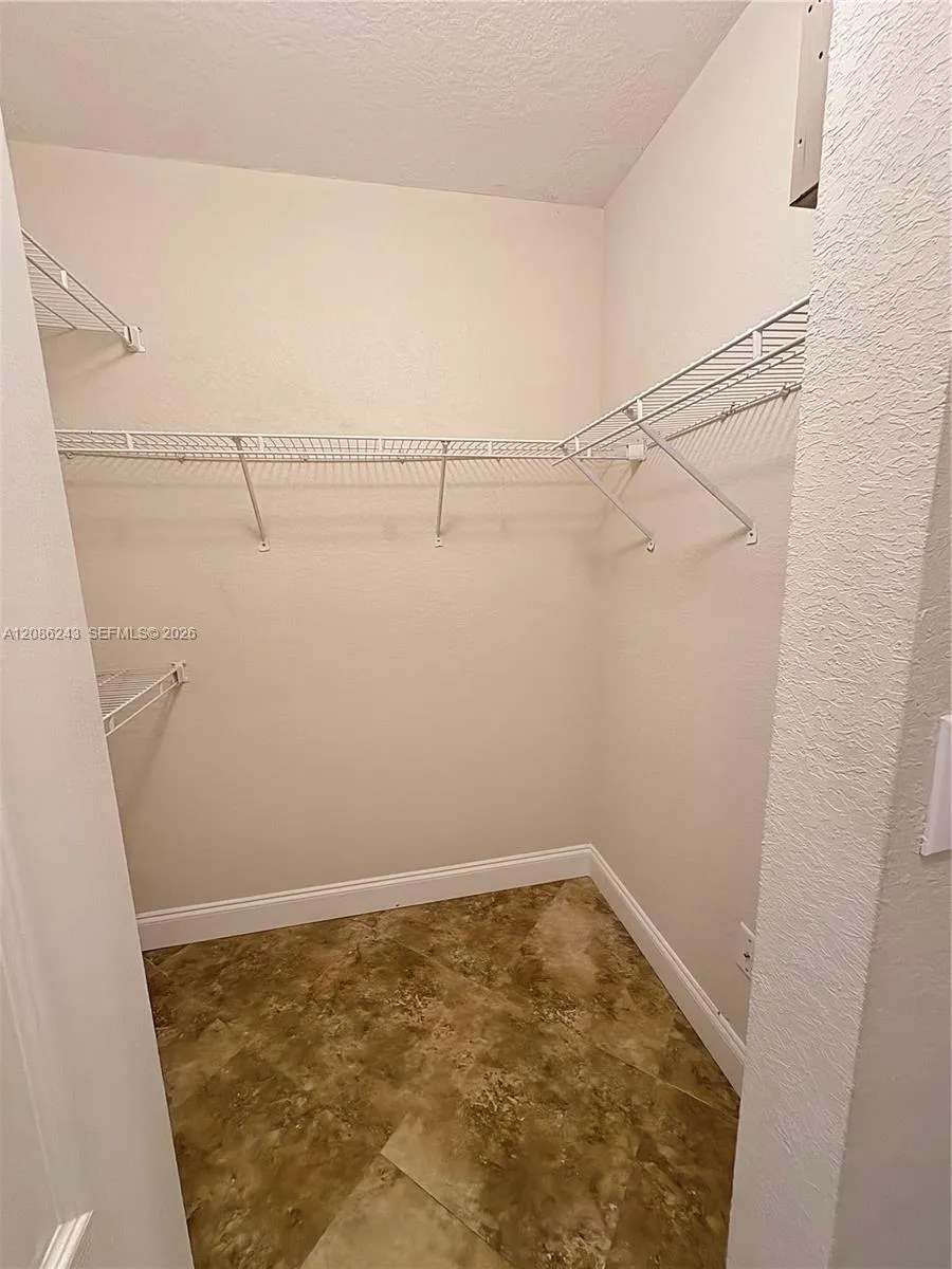2297 NW 171st Ter Pembroke Pines, FL 33028
