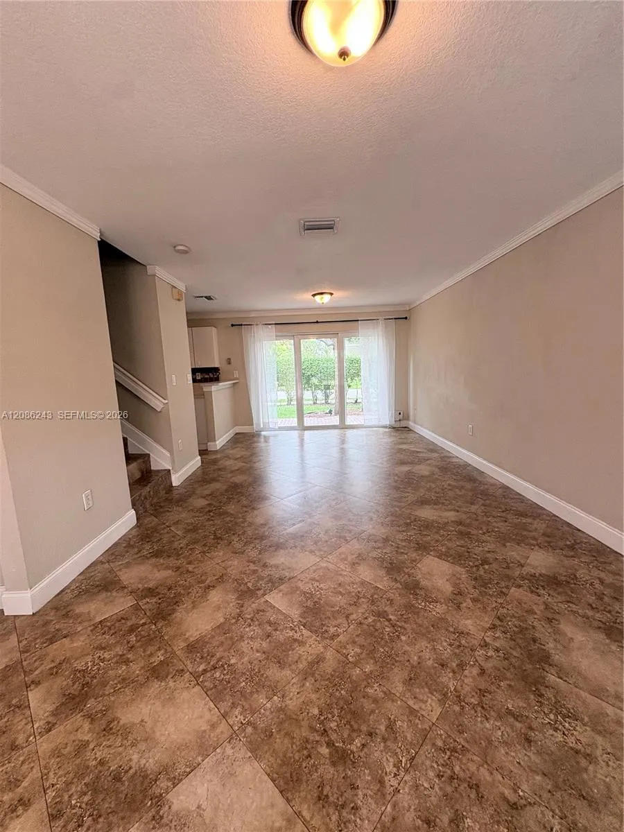 2297 NW 171st Ter Pembroke Pines, FL 33028