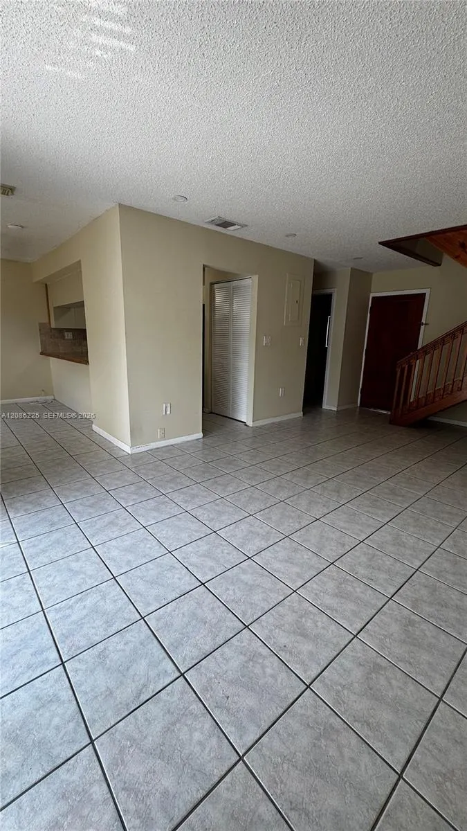 885 SE 13th Rd Homestead, FL 33035