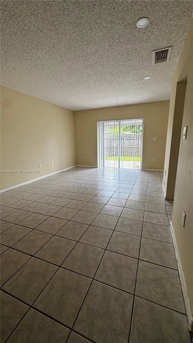 885 SE 13th Rd Homestead, FL 33035