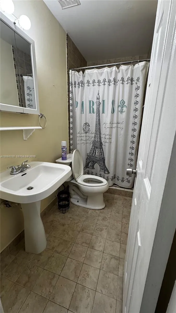 885 SE 13th Rd Homestead, FL 33035