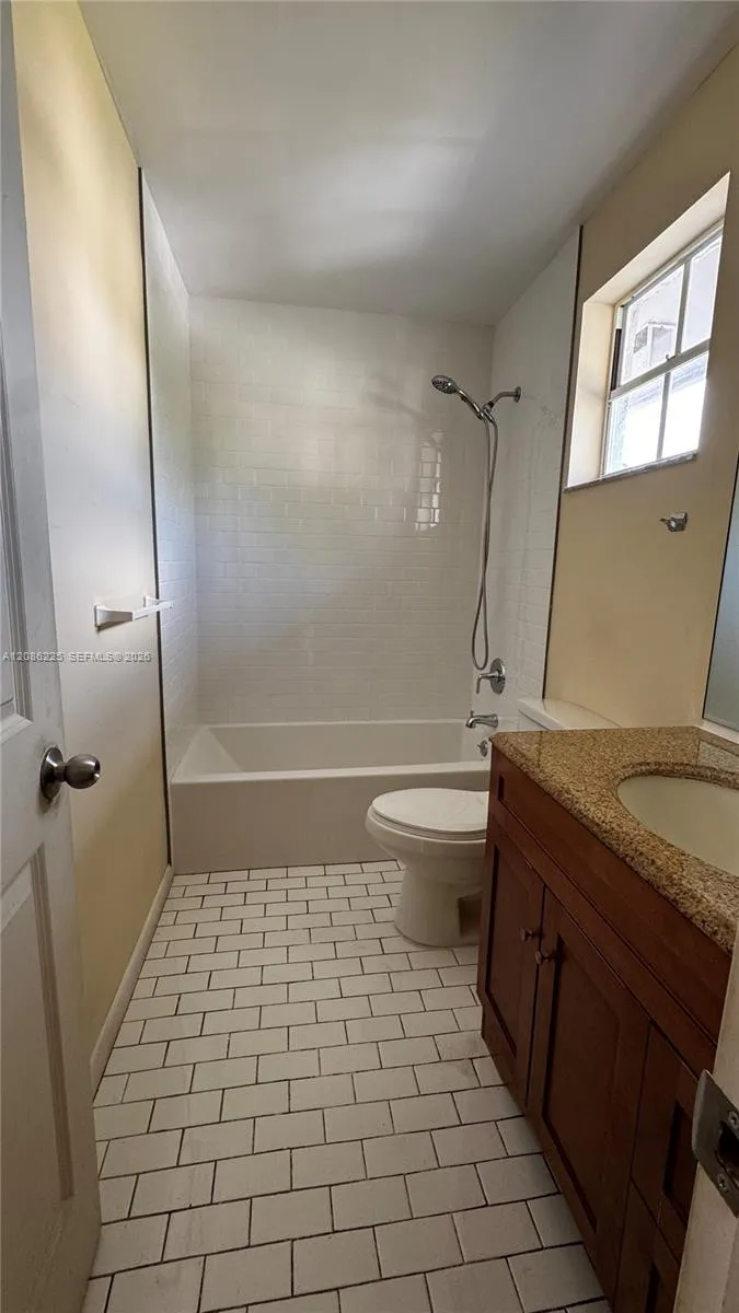 885 SE 13th Rd Homestead, FL 33035