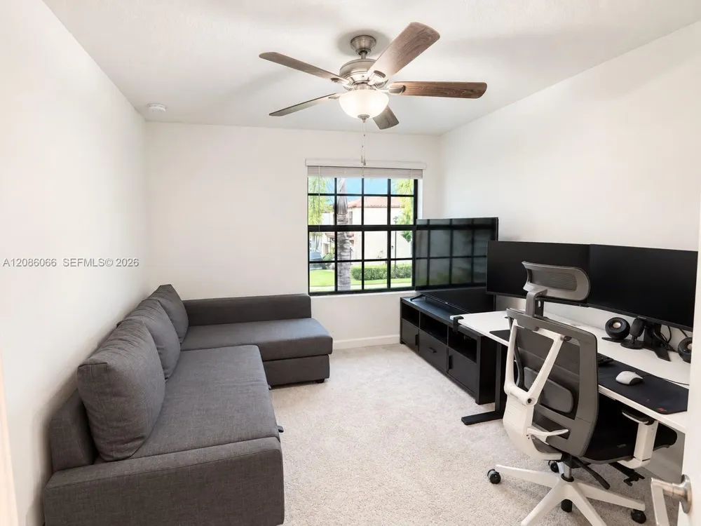 5013 Woods Edge Cir Riviera Beach, FL 33410