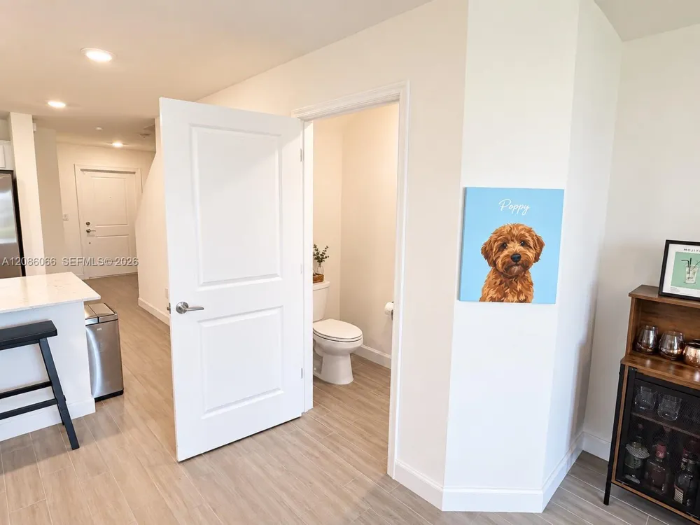 5013 Woods Edge Cir Riviera Beach, FL 33410