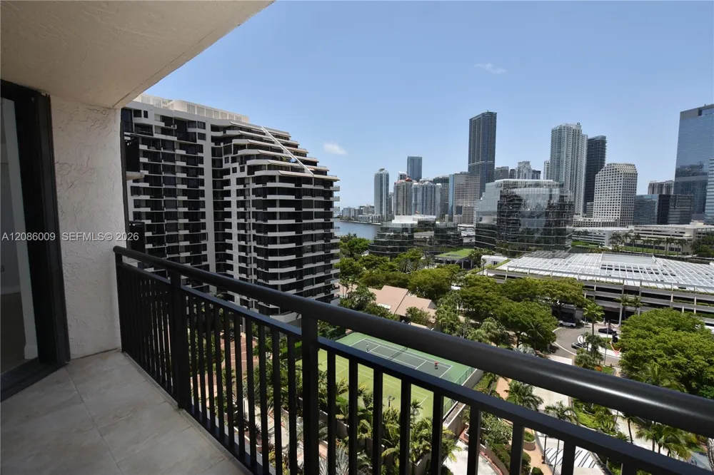 540 BRICKELL KEY DR #1511 Miami, FL 33131