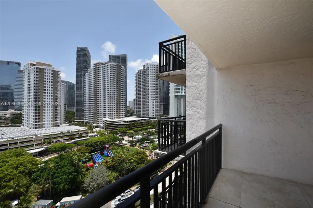 540 BRICKELL KEY DR #1511 Miami, FL 33131