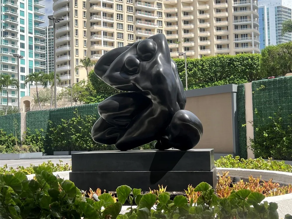 540 BRICKELL KEY DR #1511 Miami, FL 33131