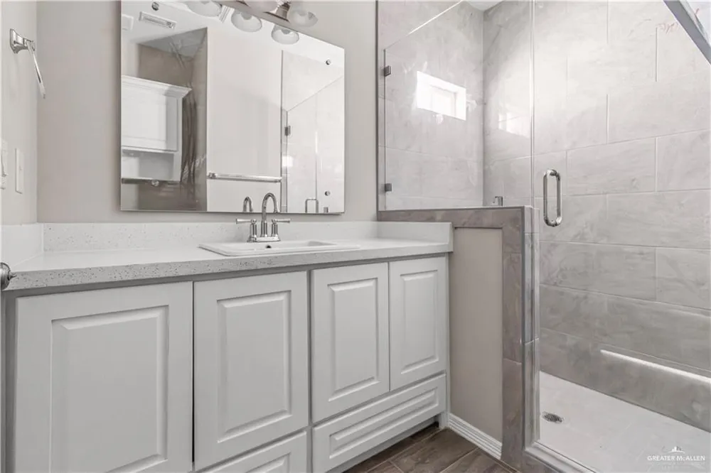 1614 Playa Drive #2 Weslaco, TX 78596