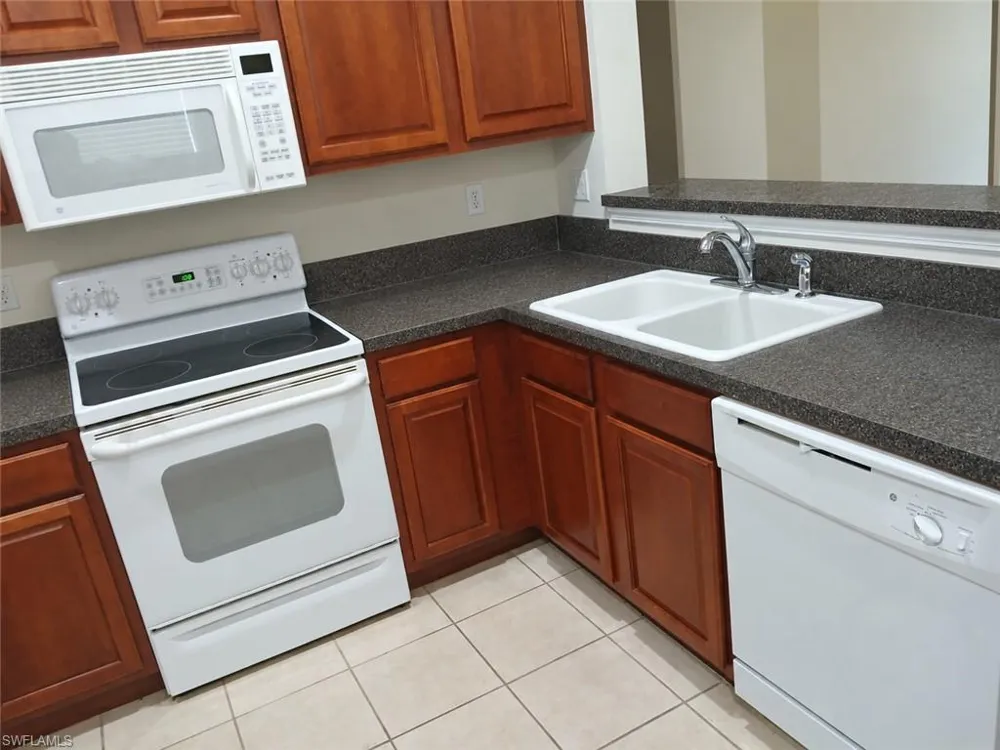 8381 Village Edge Circle Fort Myers, FL 33919
