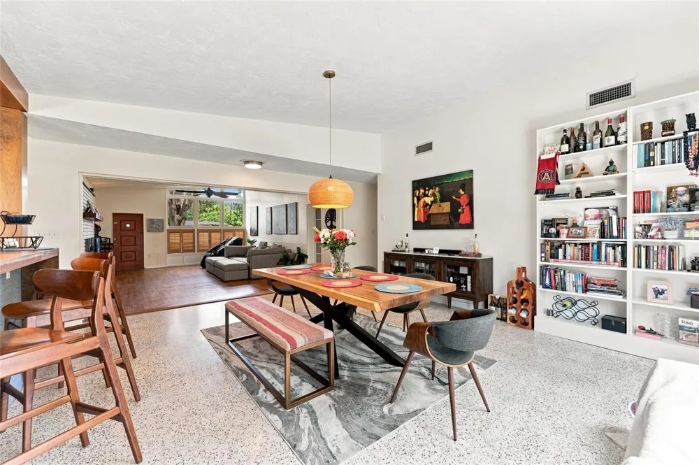 809 E RIVER DRIVE Temple Terrace, FL 33617
