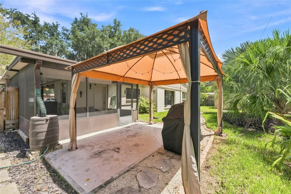 809 E RIVER DRIVE Temple Terrace, FL 33617