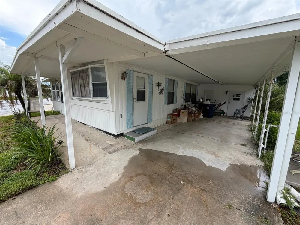 112 HOLIDAY LANE Auburndale, FL 33823