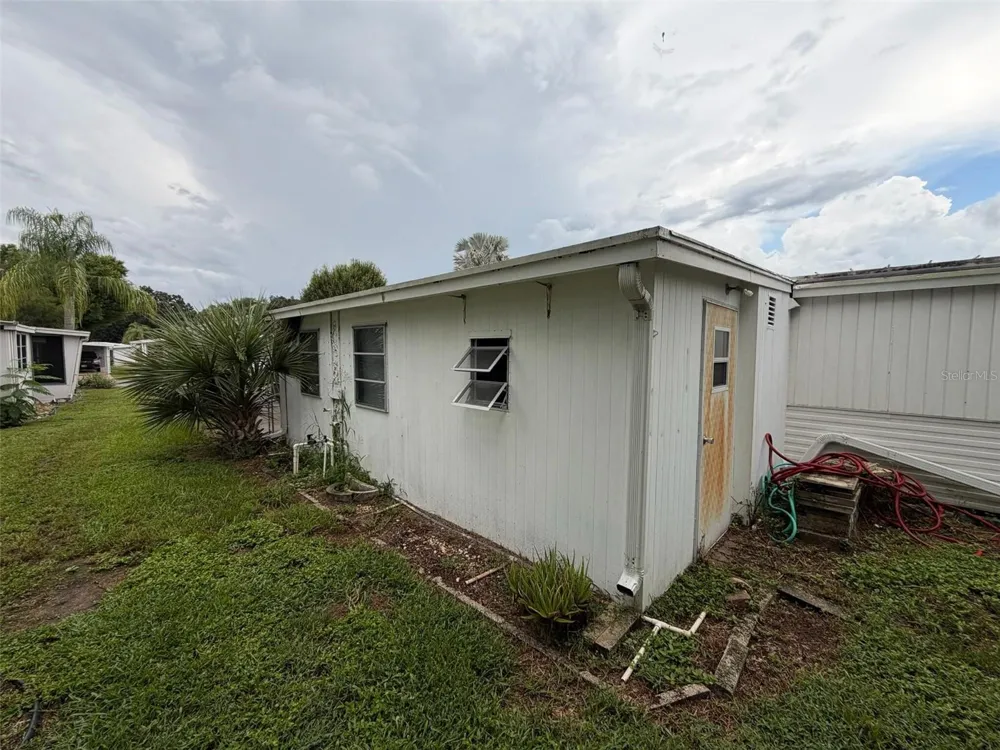 112 HOLIDAY LANE Auburndale, FL 33823