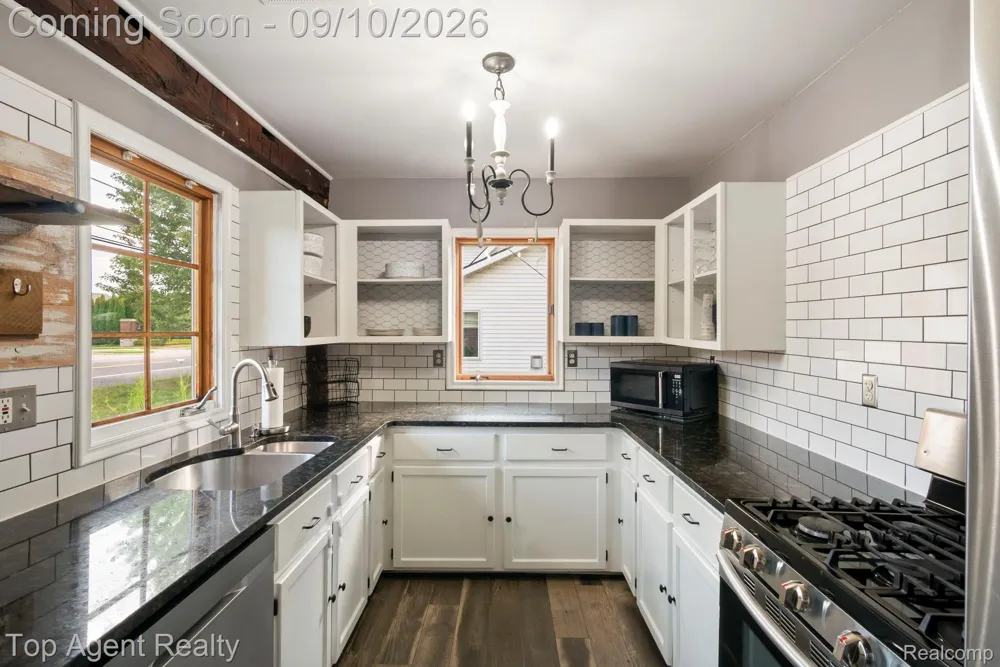 40695 Moravian Drive Clinton Charter Township, MI 48036