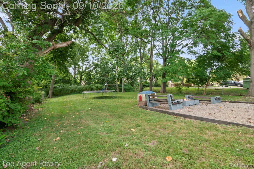 40695 Moravian Drive Clinton Charter Township, MI 48036