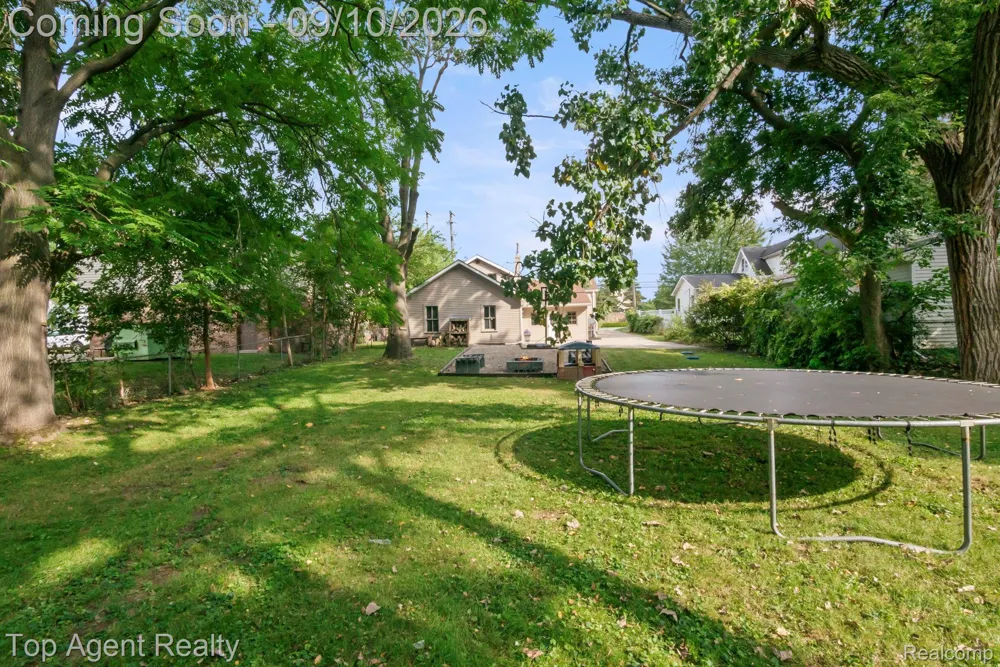 40695 Moravian Drive Clinton Charter Township, MI 48036